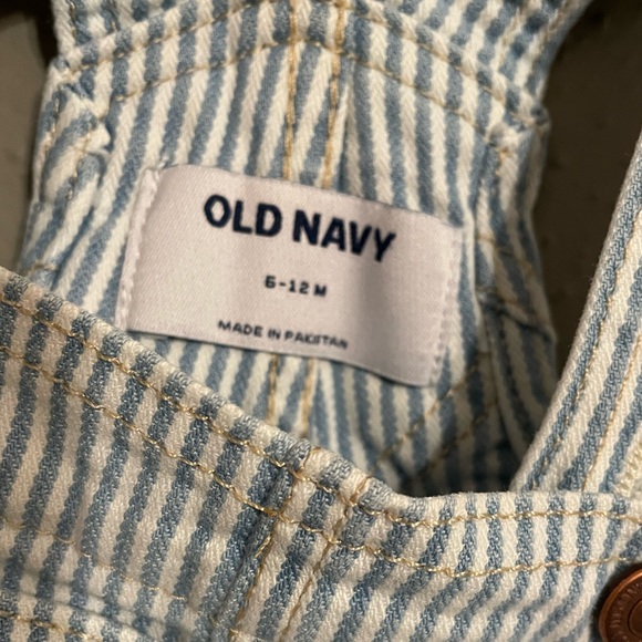 Baby Old navy Overalls. Size 6-12 months - Picture 4 of 5